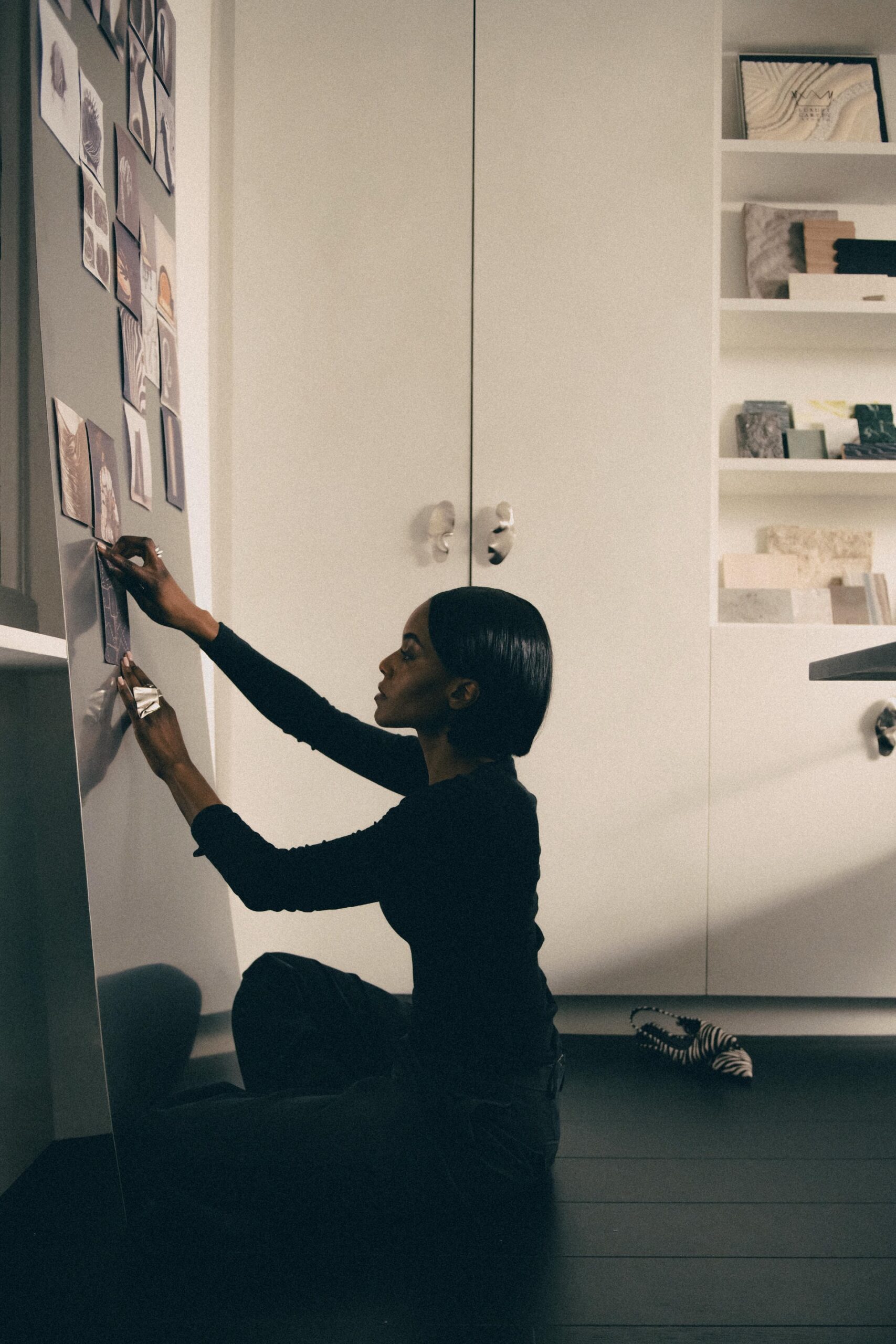 Miminat Shodeinde in her London studio, photographed by Genevieve Lutkin 9