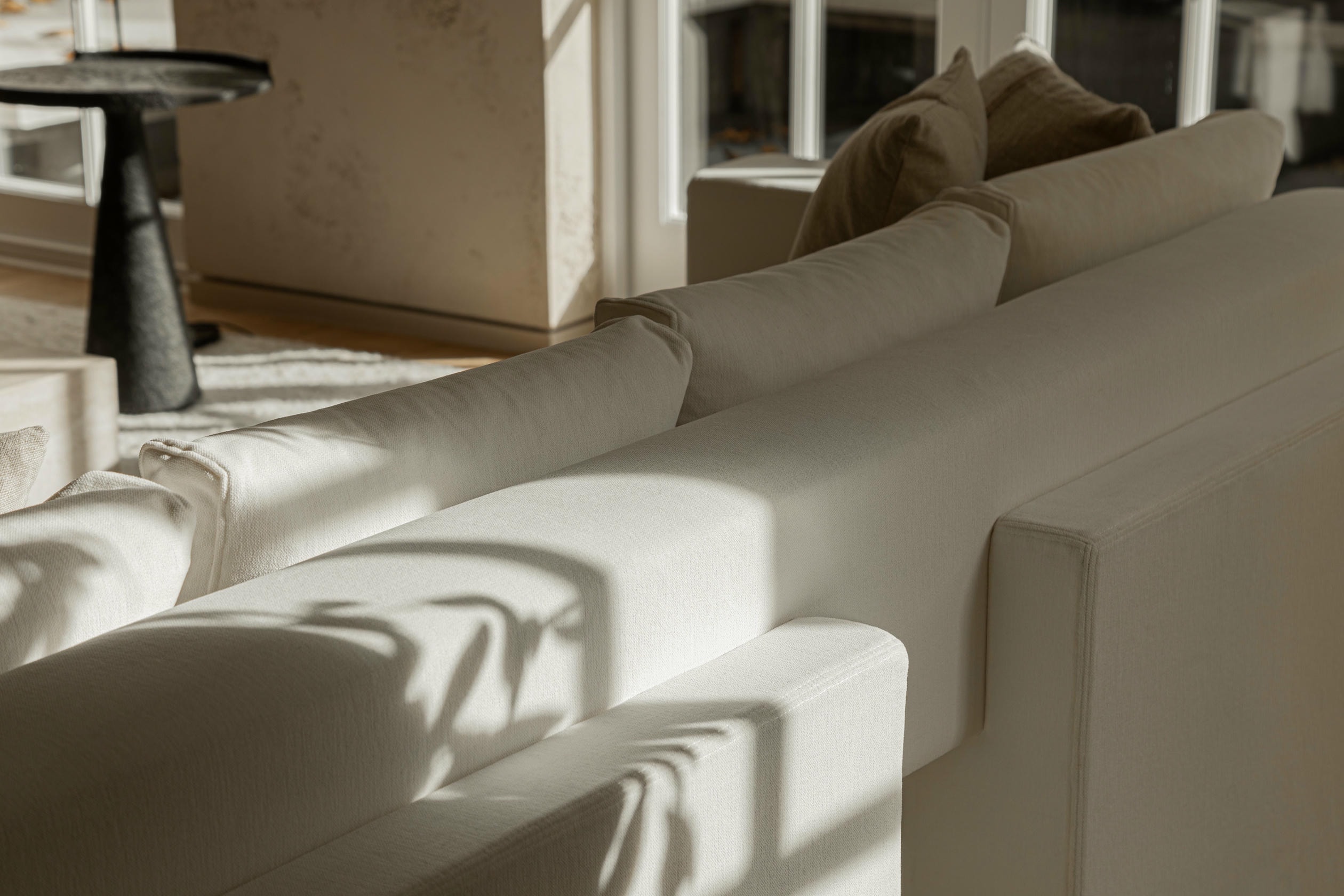 Odysseus Fully Upholstered Sofa in White Linen Fabric by OZA Design 9