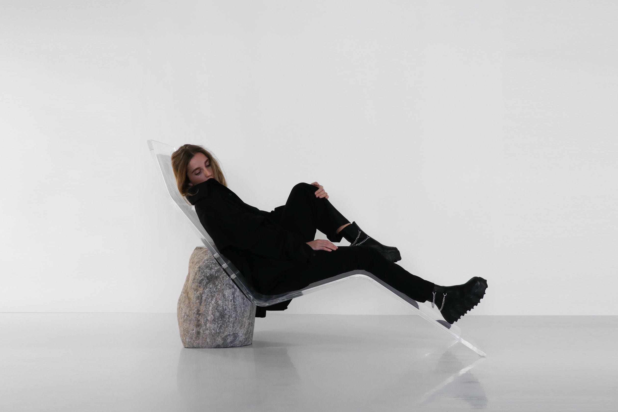 Elsewhere Acrylic Chaise by Batten and Kamp 8