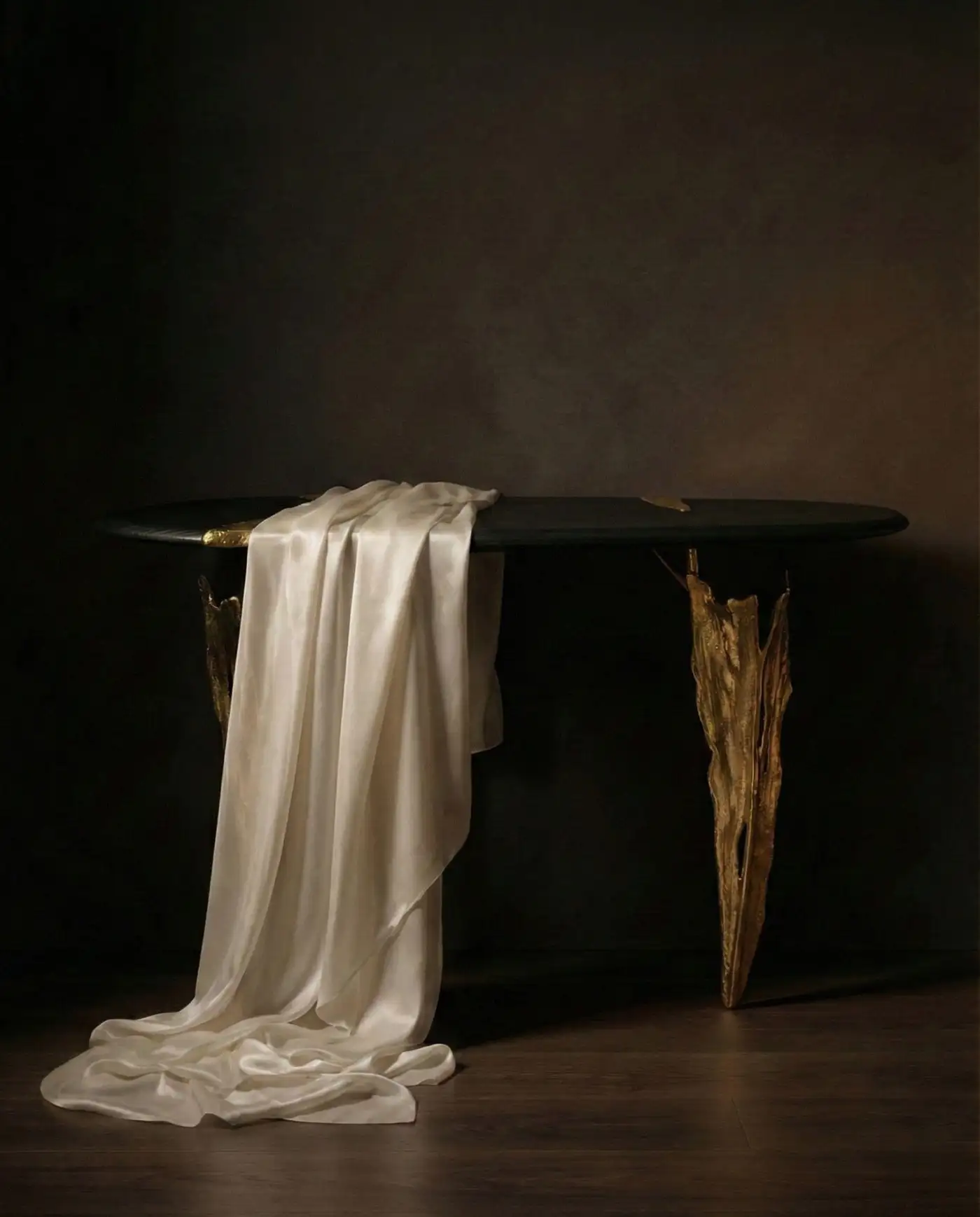 Folia Pinewood Console by MAEVE 7