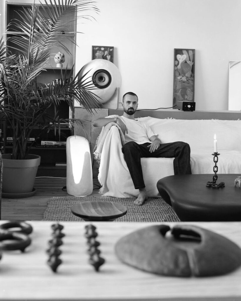 Mike Ruiz Serra philia
