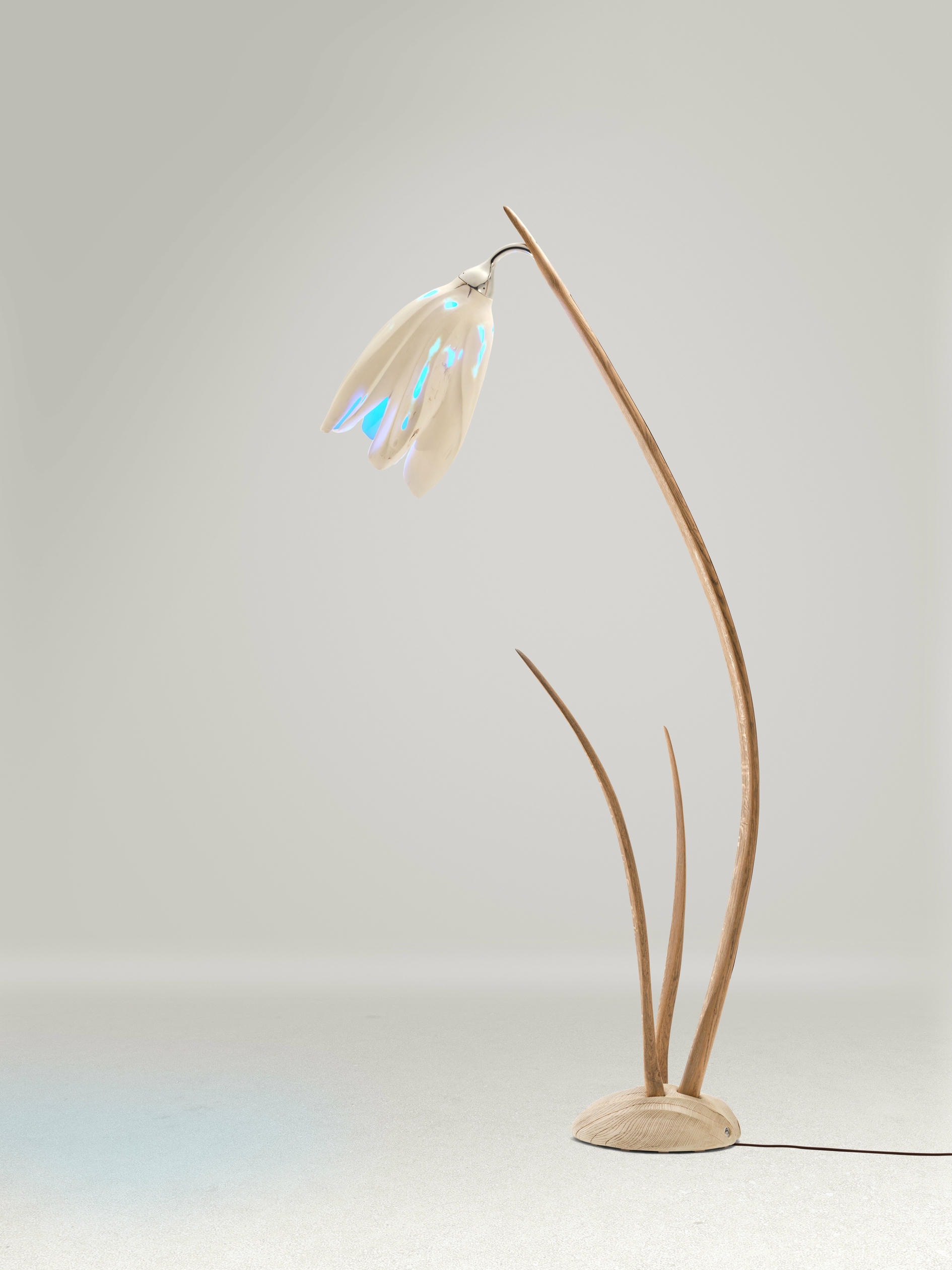 Sarensia Flora Floor Lamp in Hornbeam Oak Wood by Alun Heslop 11