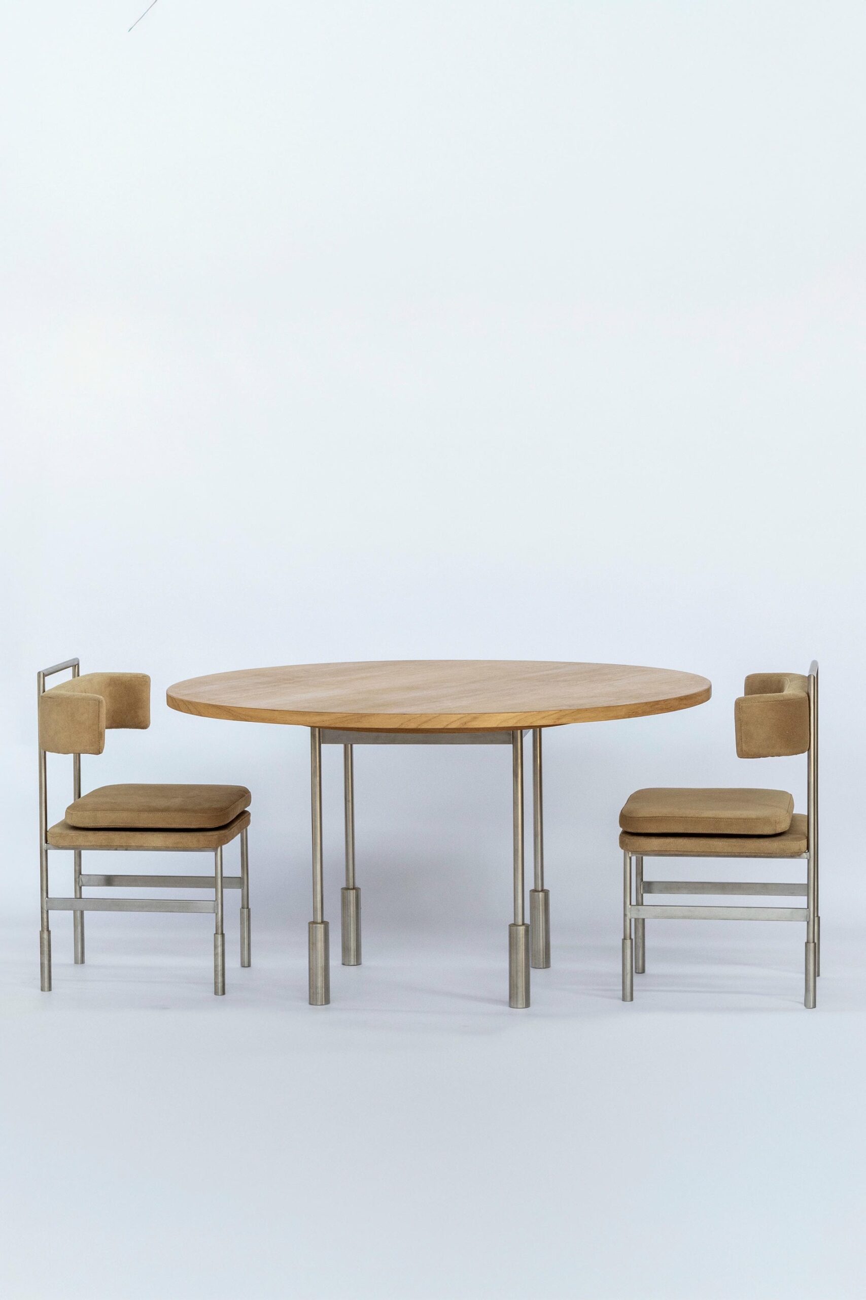 Cris Dining Table in Brazilian Native Hardwood by Gisela Simas 3