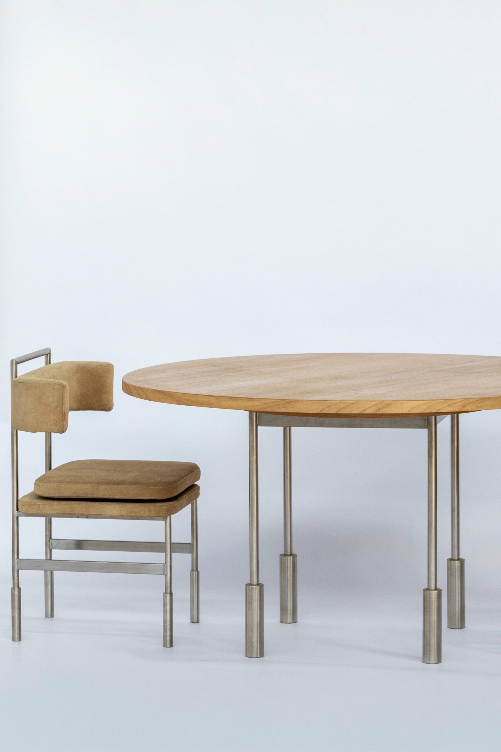 Cris Dining Table in Brazilian Native Hardwood by Gisela Simas 4