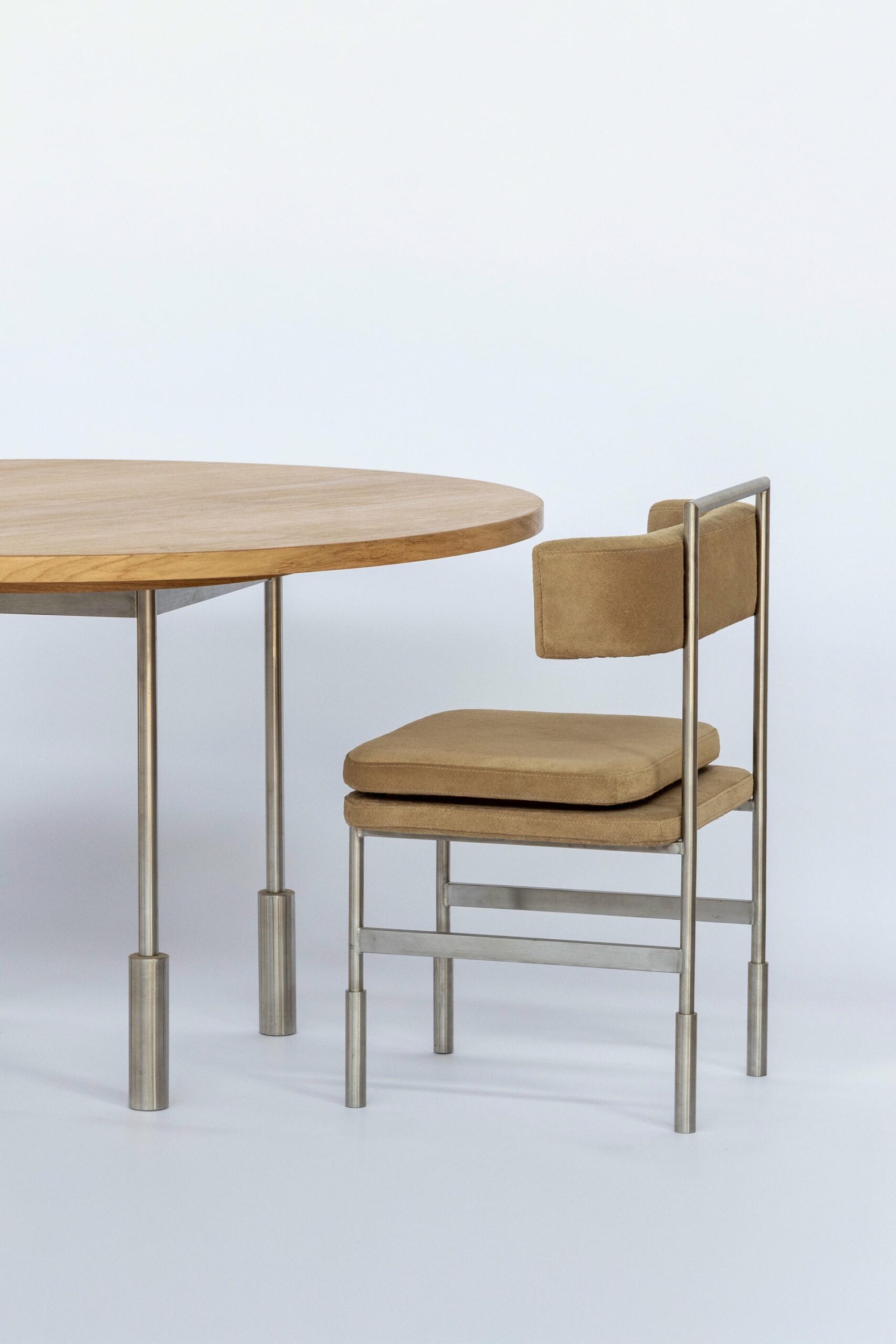 Cris Dining Table in Brazilian Native Hardwood by Gisela Simas 5
