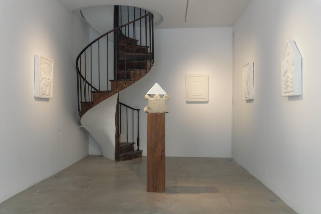 Jemma Elliott Israelson Enuma Elish Sanite Anne Gallery Paris, 2025