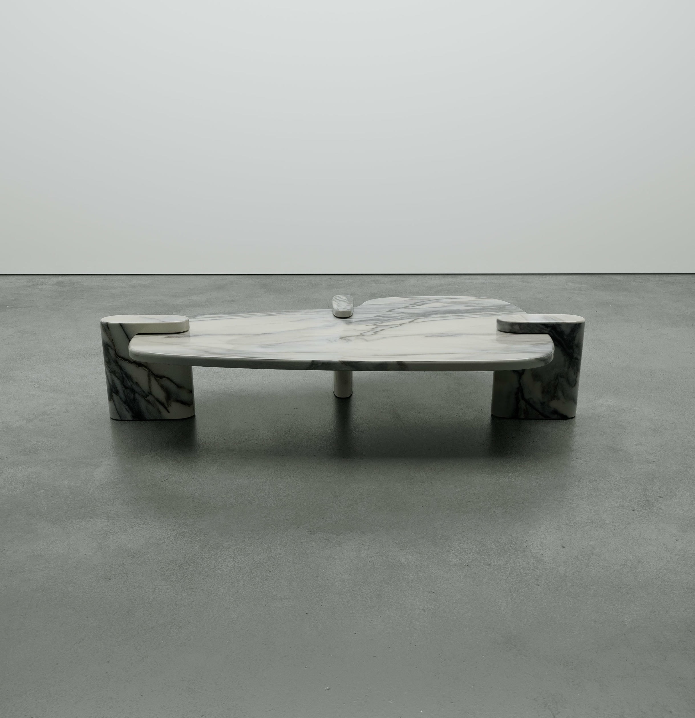 Pierce Table Pele de Tigre Honed by Phillip Jividen 2