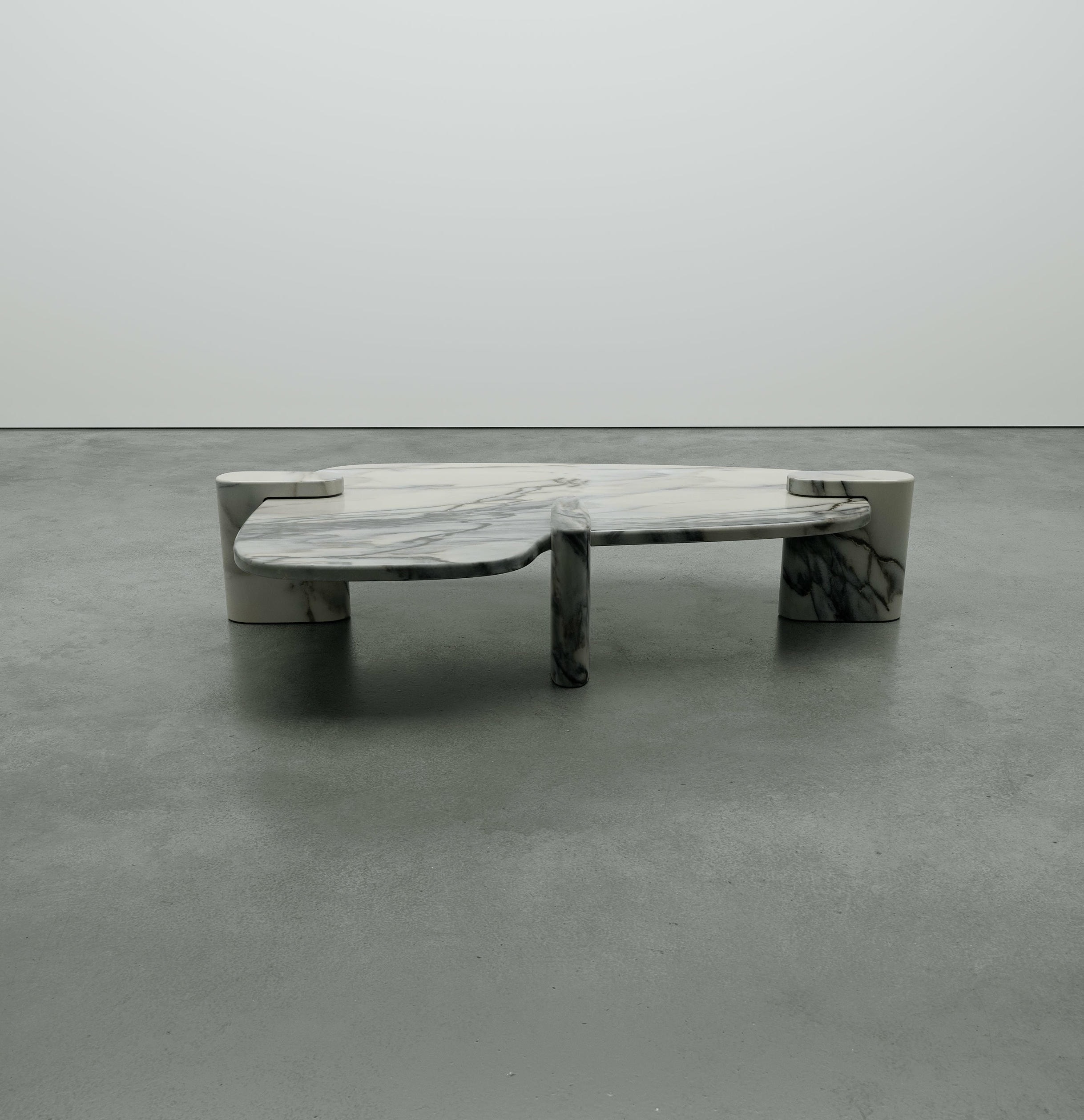 Pierce Table Pele de Tigre Honed by Phillip Jividen 3