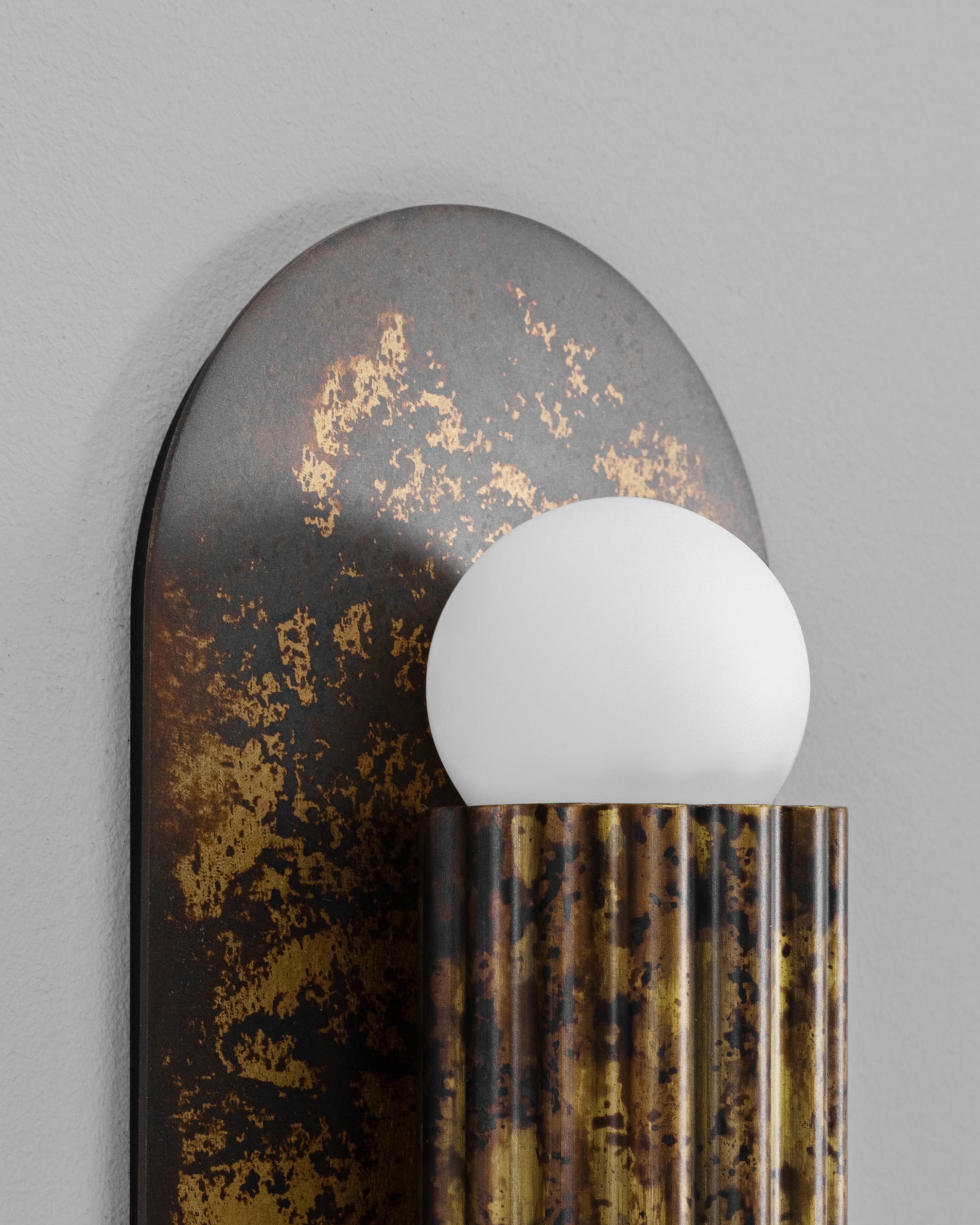 Vesta SM Wall Sconce by Schwung 2