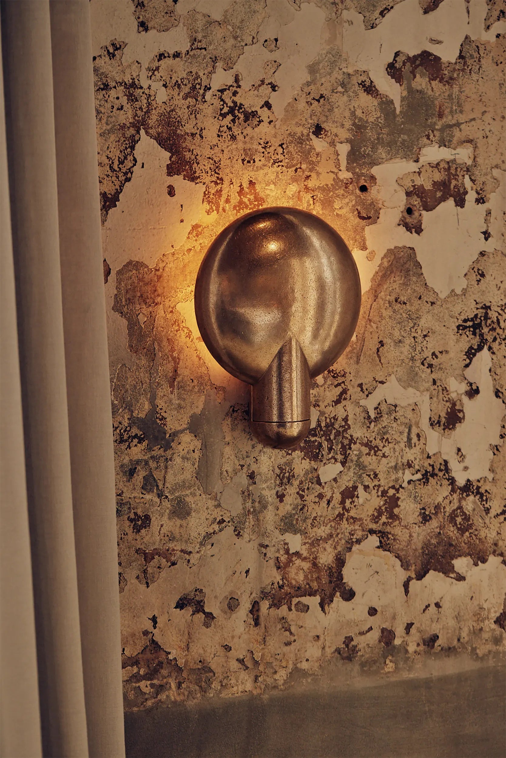Contemporary Honey Onyx Surface Wall Sconce by Henry Wilson 3