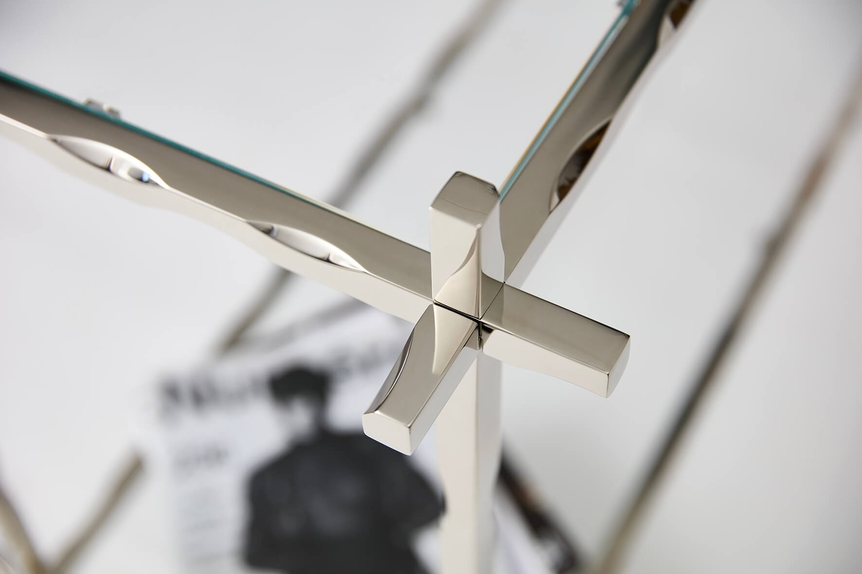 Geometric Fluide Side Table by Jennifer Midoz 4