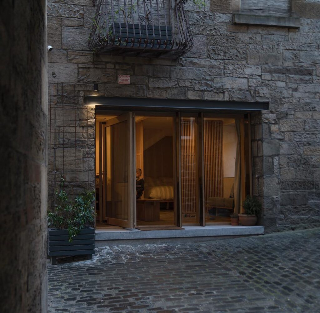 Izat Arundell 04 Porteous External 01 © Fiona Burrage