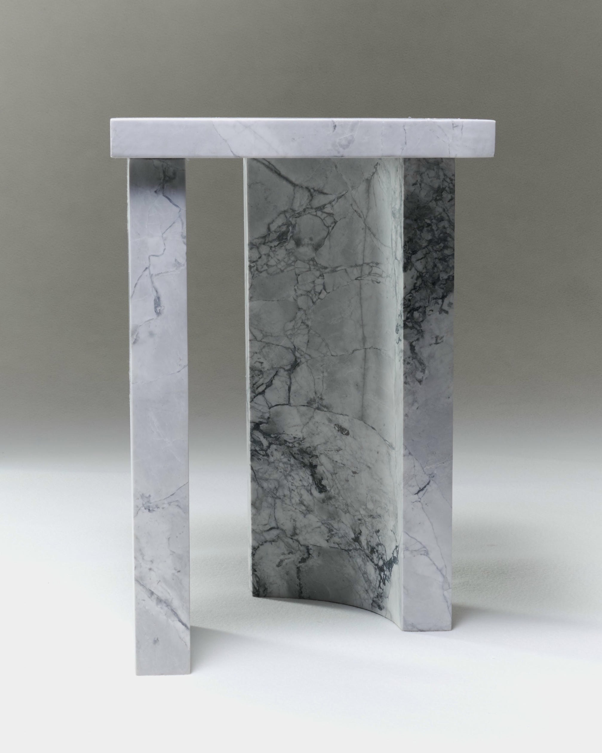 Super White Marble Side Table 02 by Atelier Dutre 3