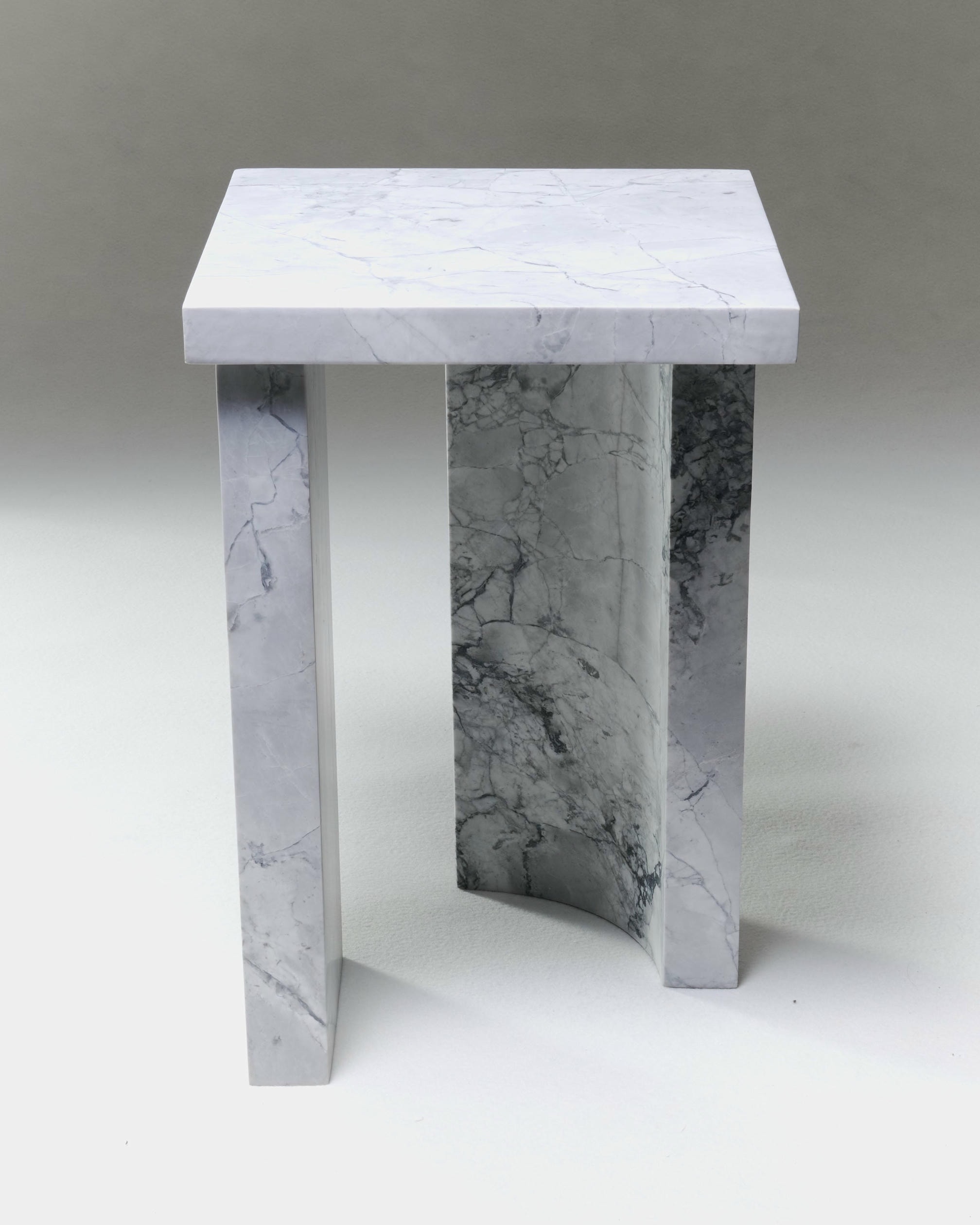 Super White Marble Side Table 02 by Atelier Dutre 4