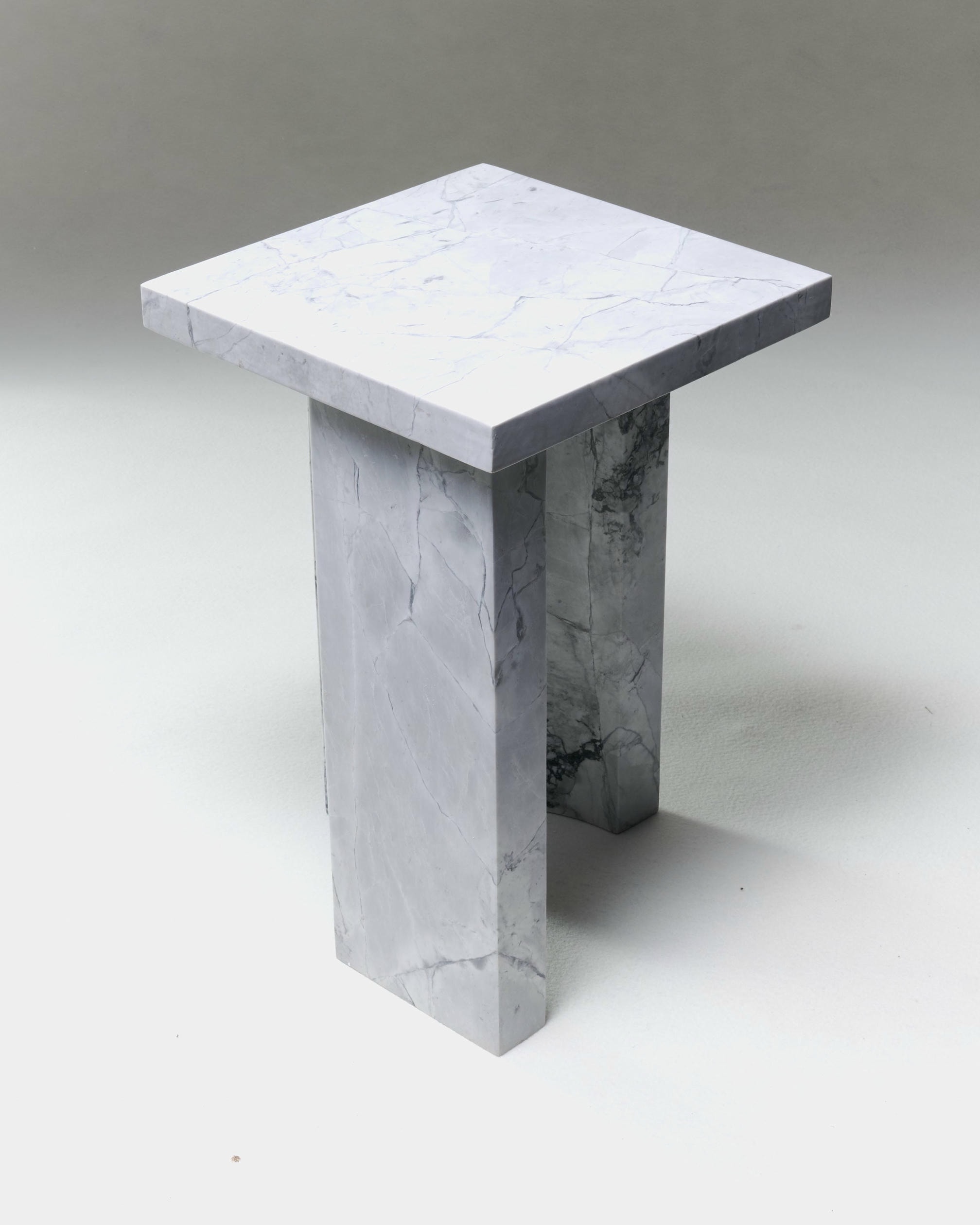 Super White Marble Side Table 02 by Atelier Dutre 5